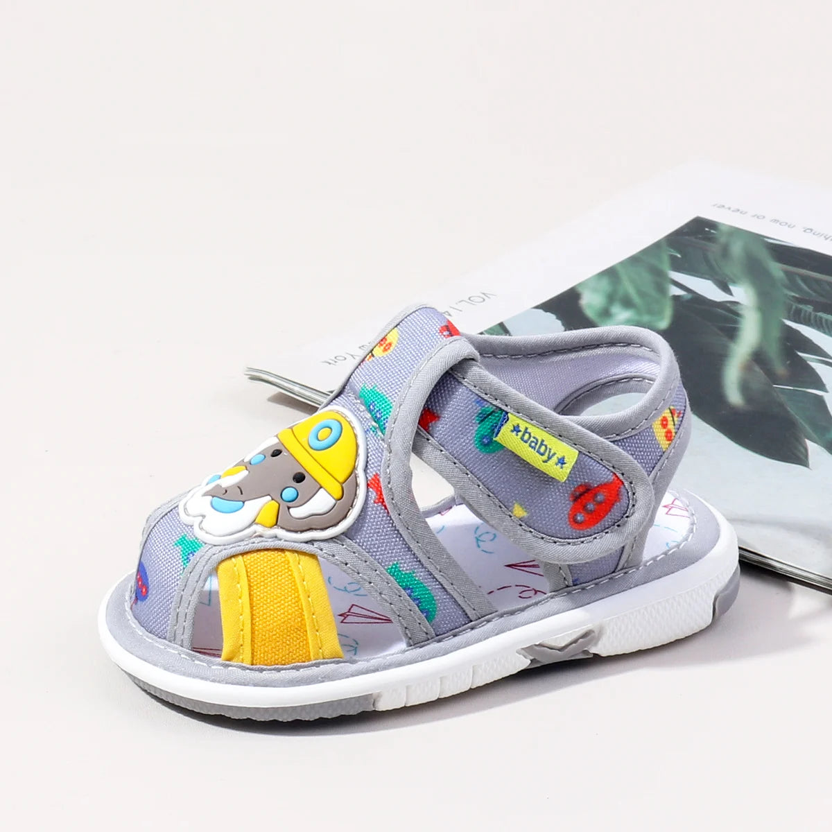 2025 Hot Summer New Design and High Quality Baby Boys And Girls First Walking Indoor Outdoor Toddler Shoes With Squeaky